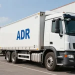 Gefahrguttransport Dortmund - ADR Transport Fahrzeug inspiziert gefährliche Güter unter höchsten Sicherheitsstandards